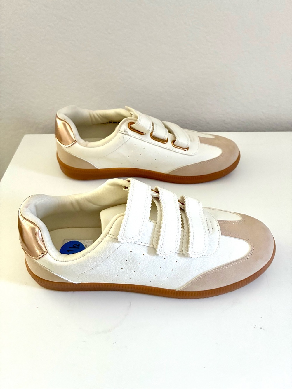 NWOT women’s sneakers Dolce Vita size 6.5 - Picture 3 of 7
